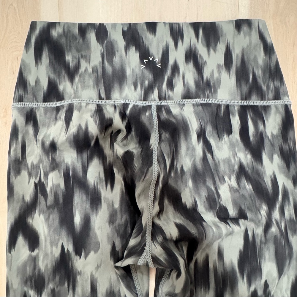 Varley Luna High Rise Leggings Aztec Animal Print Women's Small Smooth Stretch - Picture 6 of 13
